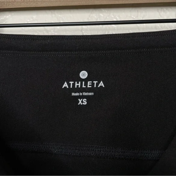 Athleta Frost High Traverse Tight Floral Leggings Black & Blue - Picture 10 of 11